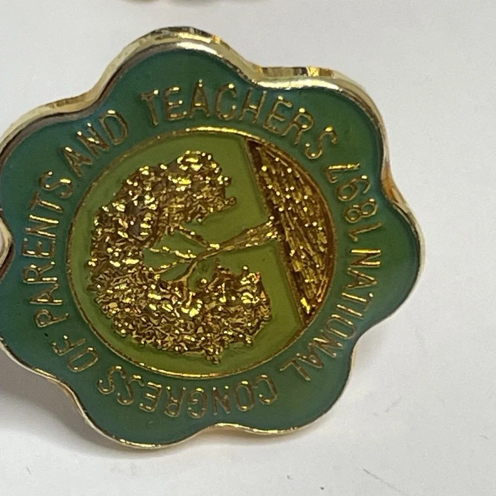 PTA President Lapel Pin Parent Teachers Association Gavel Tree Laurel Wreath Lot